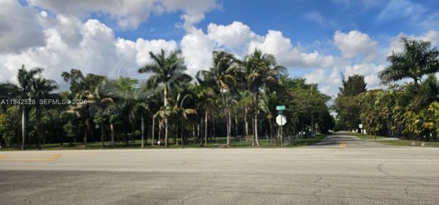 1615 Hiatus Rd, Davie, FL 33325