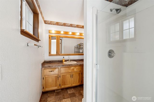 1206 Independence Court, Oak Harbor, WA 98277