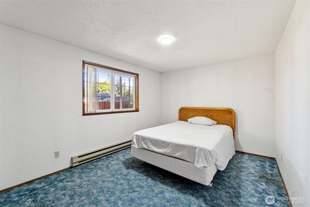 1206 Independence Court, Oak Harbor, WA 98277