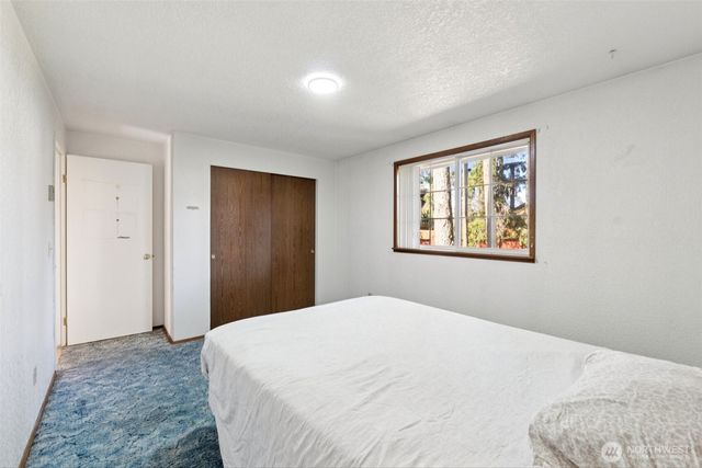 1206 Independence Court, Oak Harbor, WA 98277