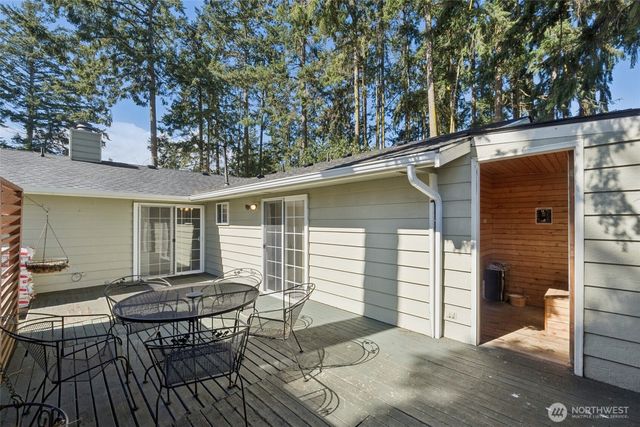 1206 Independence Court, Oak Harbor, WA 98277