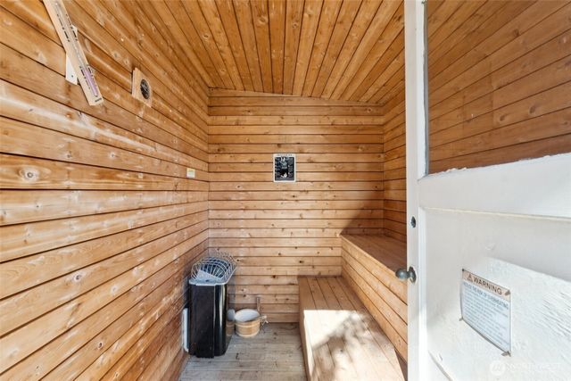 1206 Independence Court, Oak Harbor, WA 98277