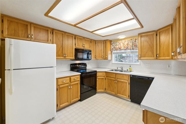 1206 Independence Court, Oak Harbor, WA 98277