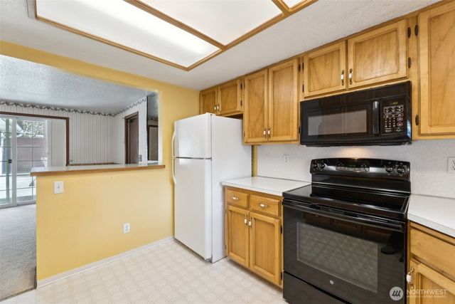 1206 Independence Court, Oak Harbor, WA 98277