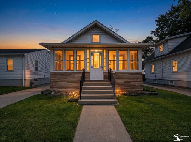 906 Michigan Avenue, Monroe, MI 48162