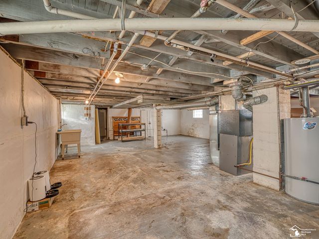 906 Michigan Avenue, Monroe, MI 48162