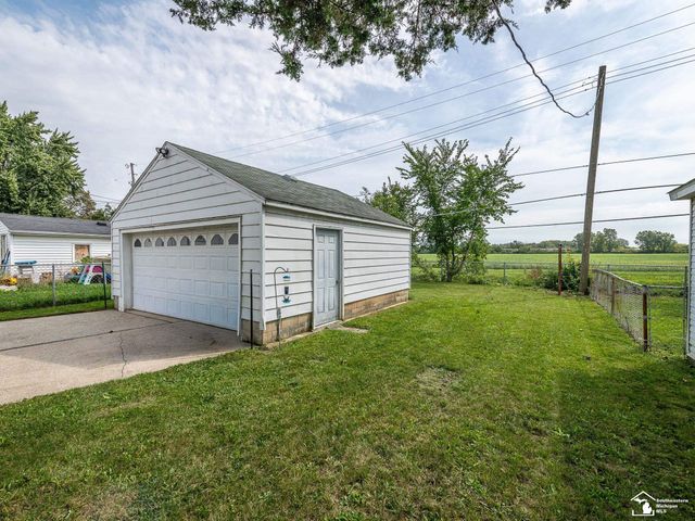 906 Michigan Avenue, Monroe, MI 48162