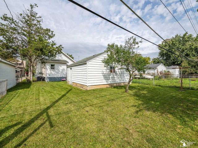 906 Michigan Avenue, Monroe, MI 48162