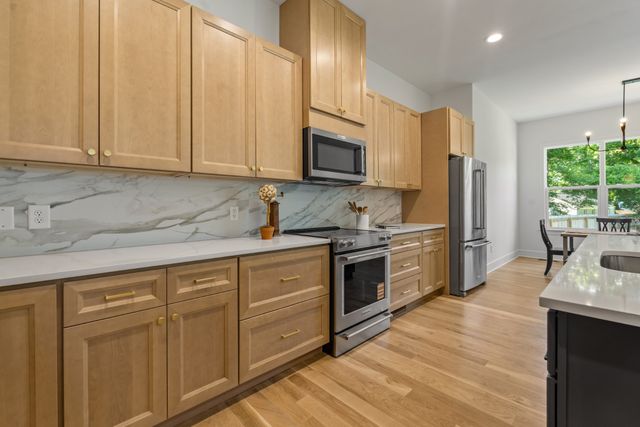 312 McKennell Dr, Nashville, TN 37206