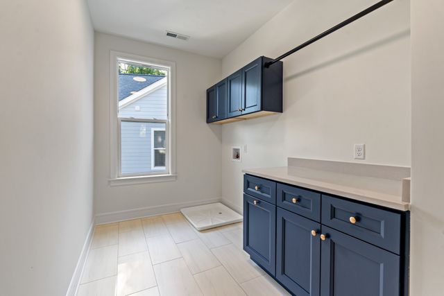 312 McKennell Dr, Nashville, TN 37206