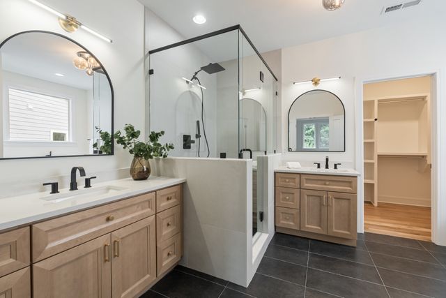 312 McKennell Dr, Nashville, TN 37206