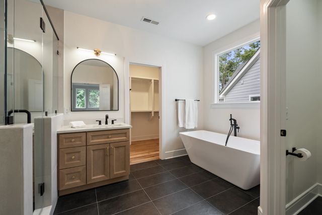 312 McKennell Dr, Nashville, TN 37206