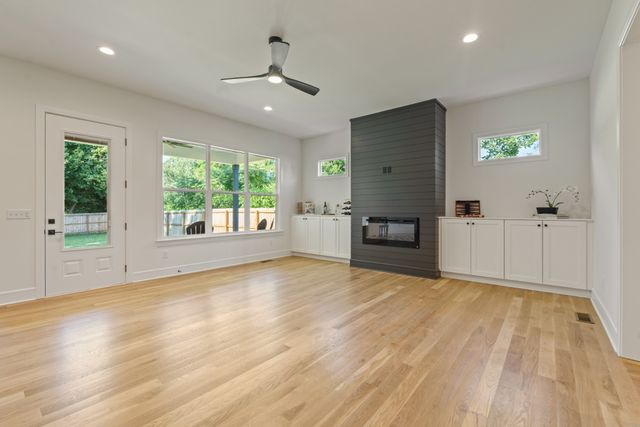 312 McKennell Dr, Nashville, TN 37206