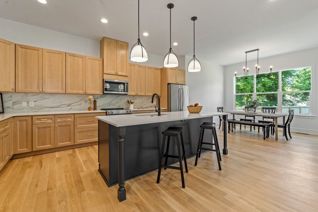 312 McKennell Dr, Nashville, TN 37206
