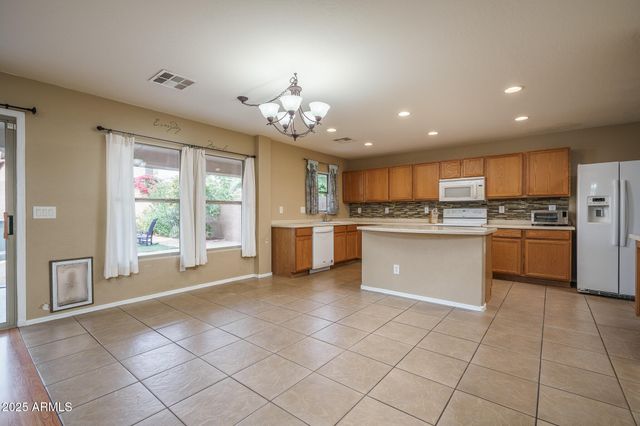 11830 W FOOTHILL Drive, Sun City, AZ 85373