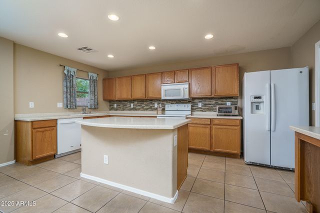 11830 W FOOTHILL Drive, Sun City, AZ 85373