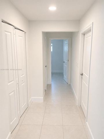 6835 Broadwater Ln, Lake Worth, FL 33467