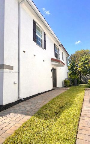 6835 Broadwater Ln, Lake Worth, FL 33467