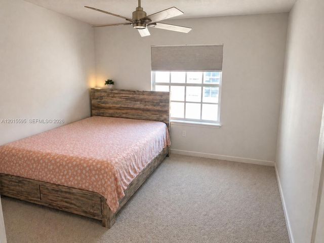 6835 Broadwater Ln, Lake Worth, FL 33467