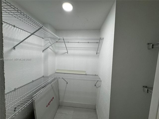5420 W 21st Ct 110, Hialeah, FL 33016