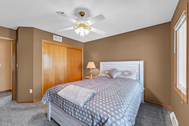 5915 Sunshine LANE, Racine, WI 53402
