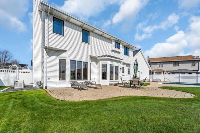 5915 Sunshine LANE, Racine, WI 53402