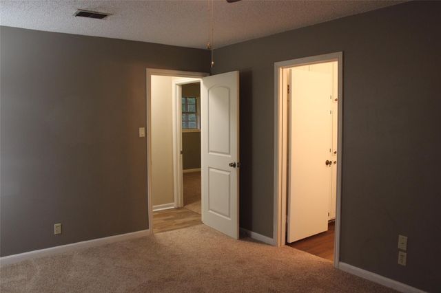 265 Wayne Drive, Clute, TX 77531