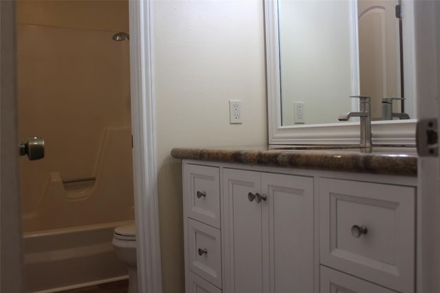 265 Wayne Drive, Clute, TX 77531