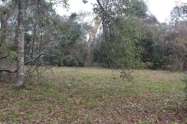 265 Wayne Drive, Clute, TX 77531