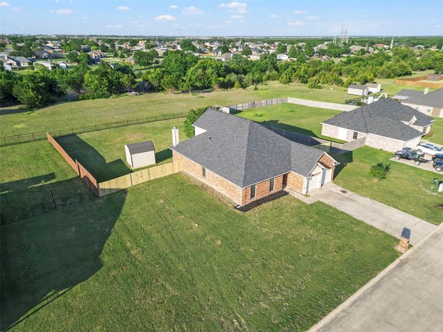 105 Southview Drive, Fate, TX 75189