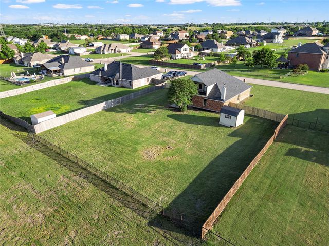 105 Southview Drive, Fate, TX 75189