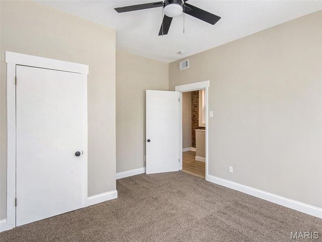 3467 Giles Avenue, St Louis, MO 63116