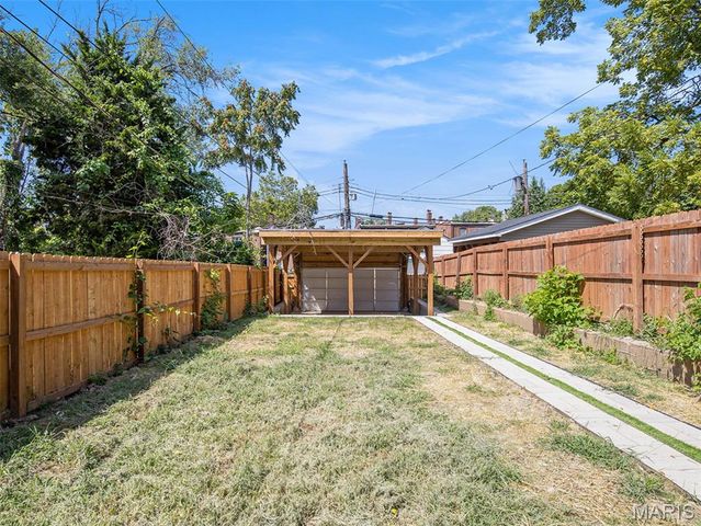 3467 Giles Avenue, St Louis, MO 63116