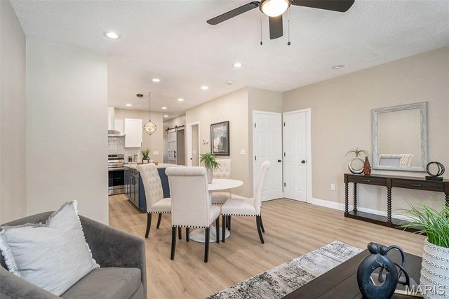 3467 Giles Avenue, St Louis, MO 63116