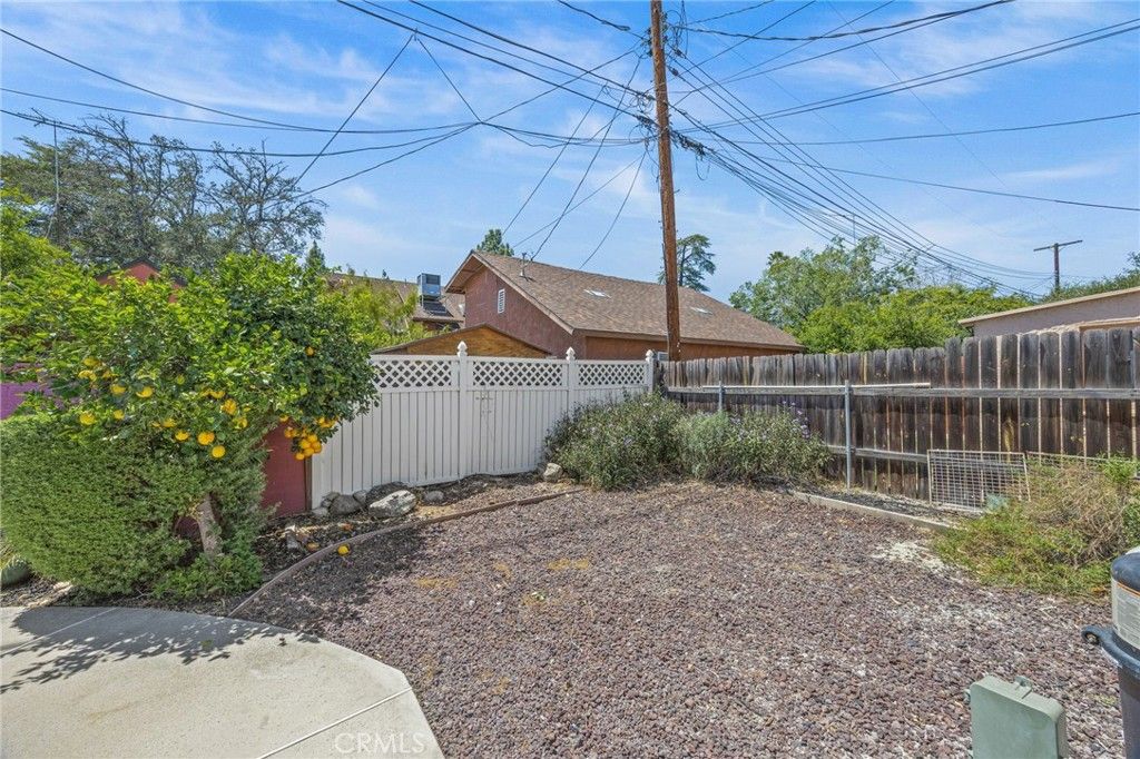 Image 19 of property listing at 2932 Genevieve, San Bernardino, CA 92405