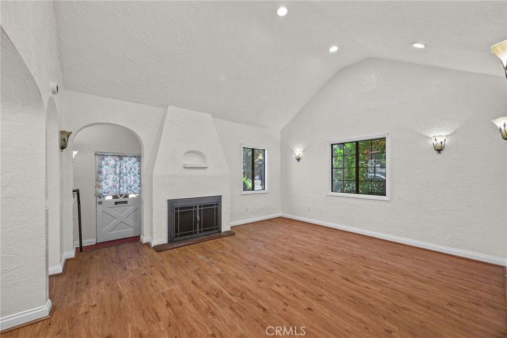Image 2 of property listing at 2932 Genevieve, San Bernardino, CA 92405