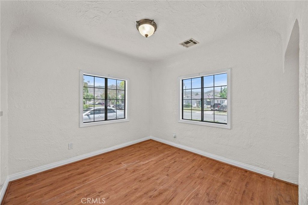 Image 6 of property listing at 2932 Genevieve, San Bernardino, CA 92405