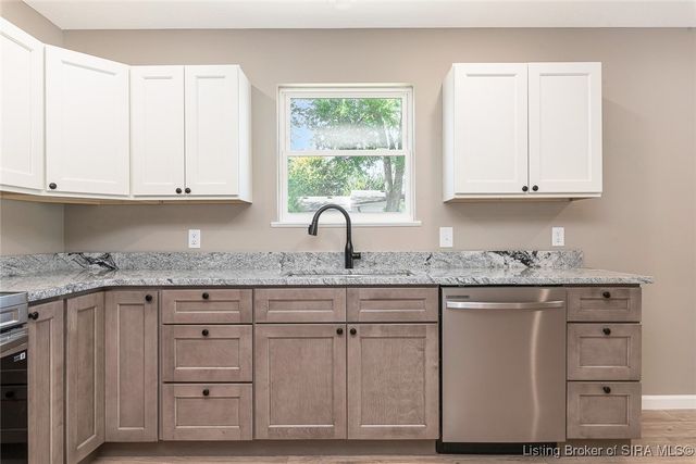 633 W Cherry Street, Scottsburg, IN 47170