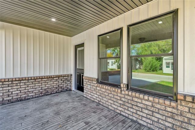 633 W Cherry Street, Scottsburg, IN 47170