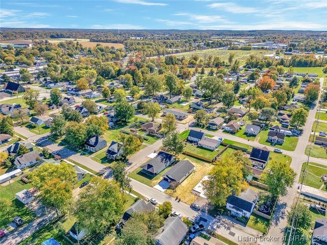 633 W Cherry Street, Scottsburg, IN 47170