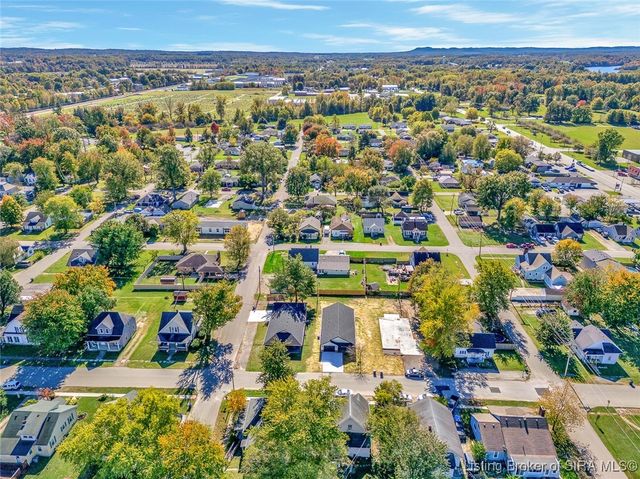 633 W Cherry Street, Scottsburg, IN 47170