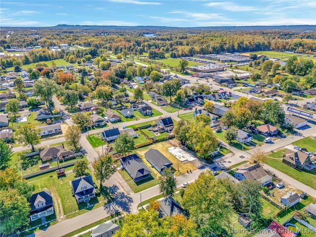 633 W Cherry Street, Scottsburg, IN 47170