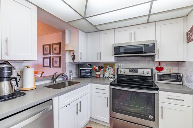 1650 NW 80th Avenue 301, Margate, FL 33063