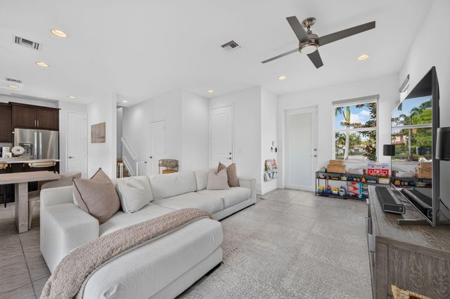 6994 Pines Circle, Coconut Creek, FL 33073