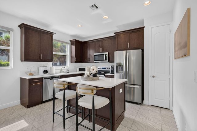 6994 Pines Circle, Coconut Creek, FL 33073