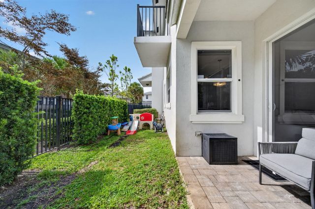 6994 Pines Circle, Coconut Creek, FL 33073