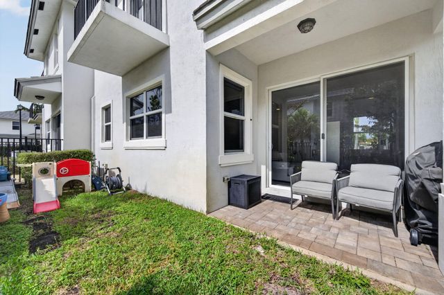 6994 Pines Circle, Coconut Creek, FL 33073