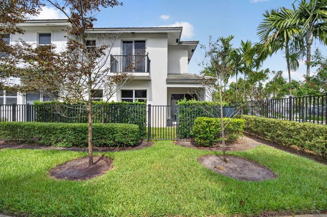 6994 Pines Circle, Coconut Creek, FL 33073