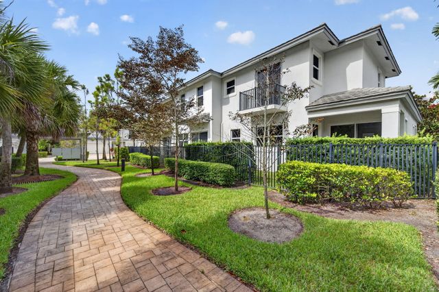 6994 Pines Circle, Coconut Creek, FL 33073