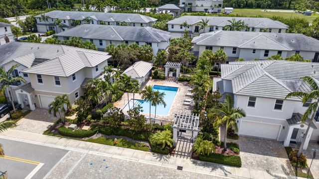 6994 Pines Circle, Coconut Creek, FL 33073